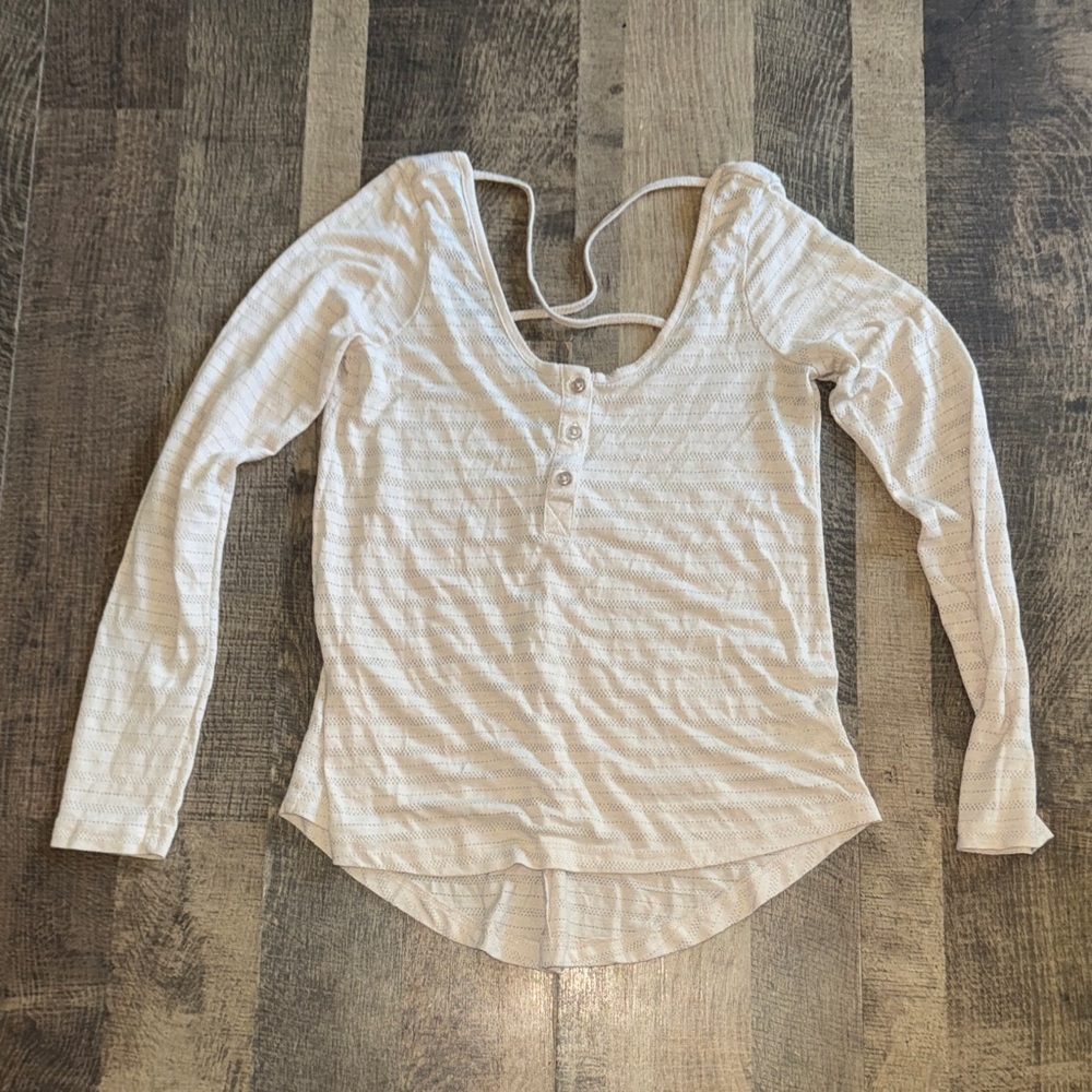 "Kina Size XS Crisscross Back Top"